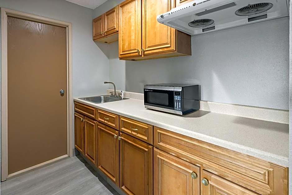 Super 8 by Wyndham Latham/Albany Airport