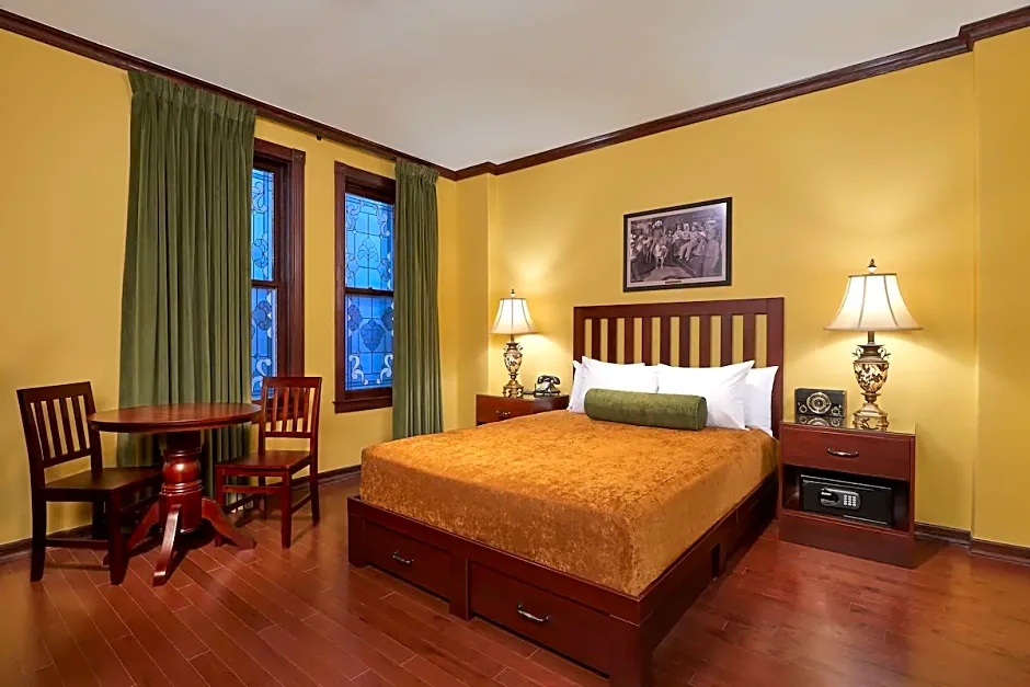 Hotel Apache