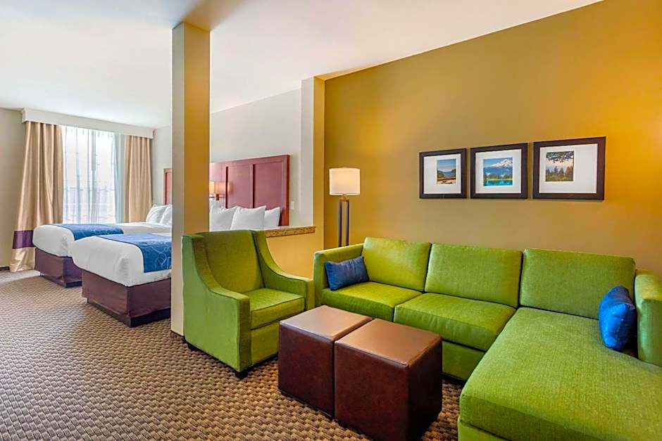 Comfort Suites Burlington near I-5