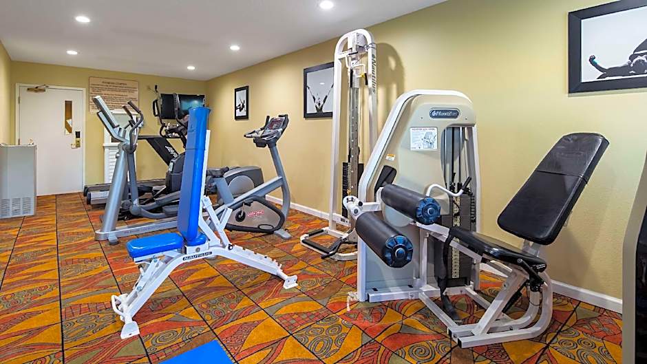 Best Western Plus Newport News Inn & Suites
