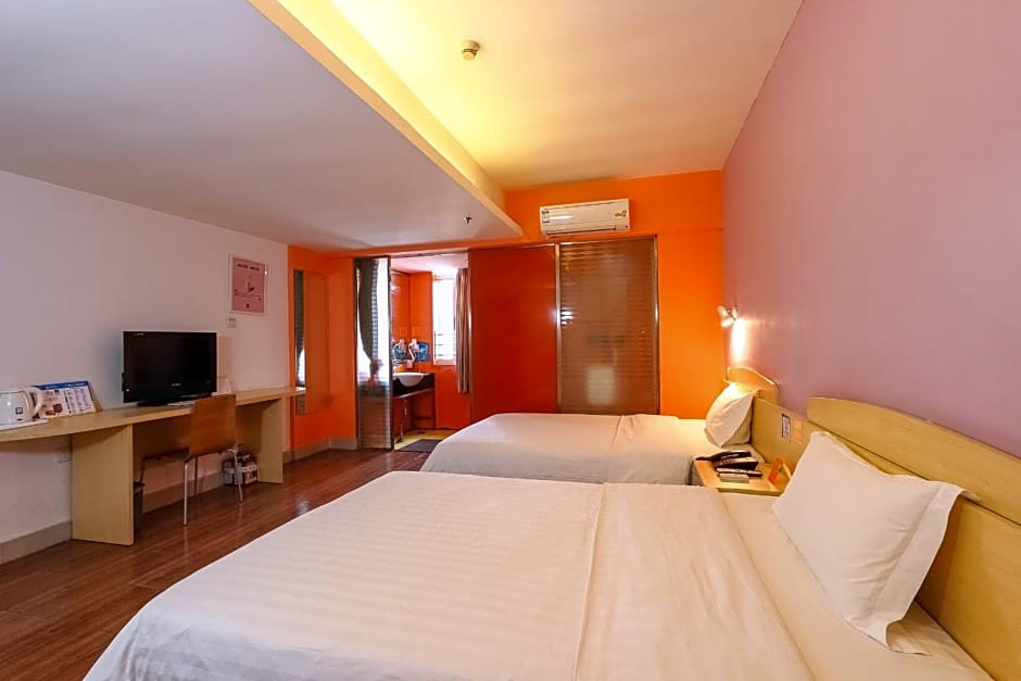 7Days Inn Guangzhou Wuyang New Town