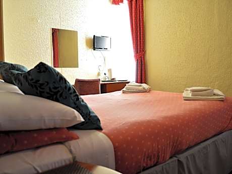 Double room-Standard-Ensuite with Shower