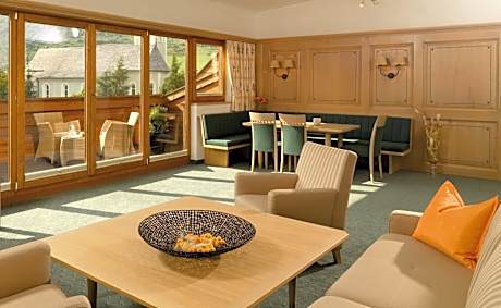 Presidential Suite with Mountain View