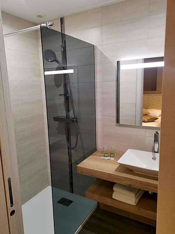 Logis Hotel Des Bains