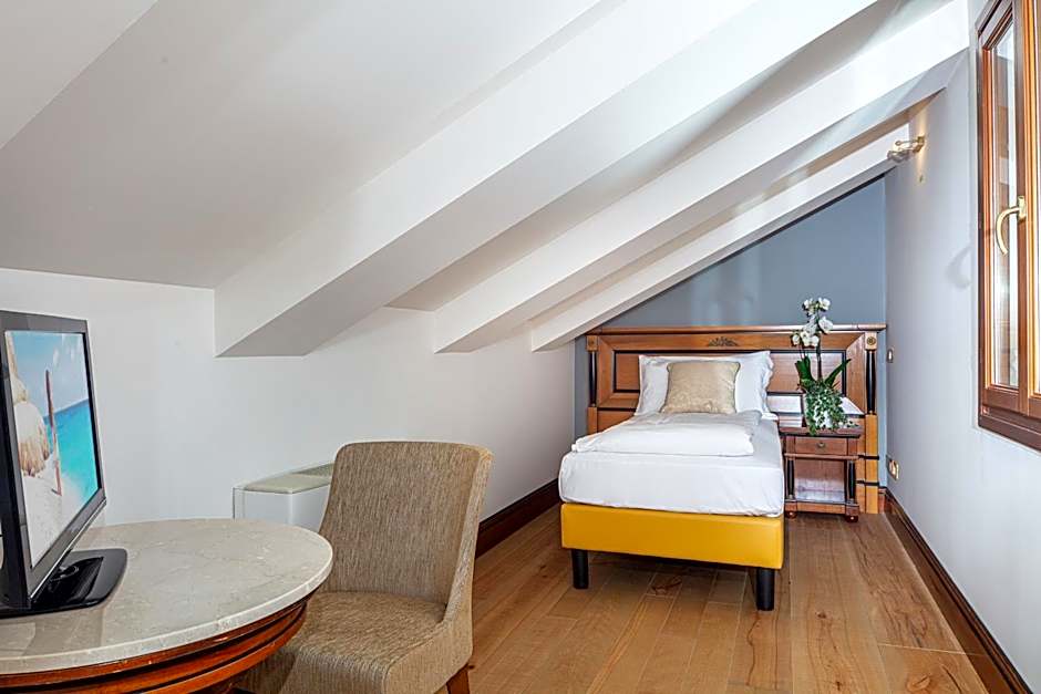 All'Angelo Art Hotel
