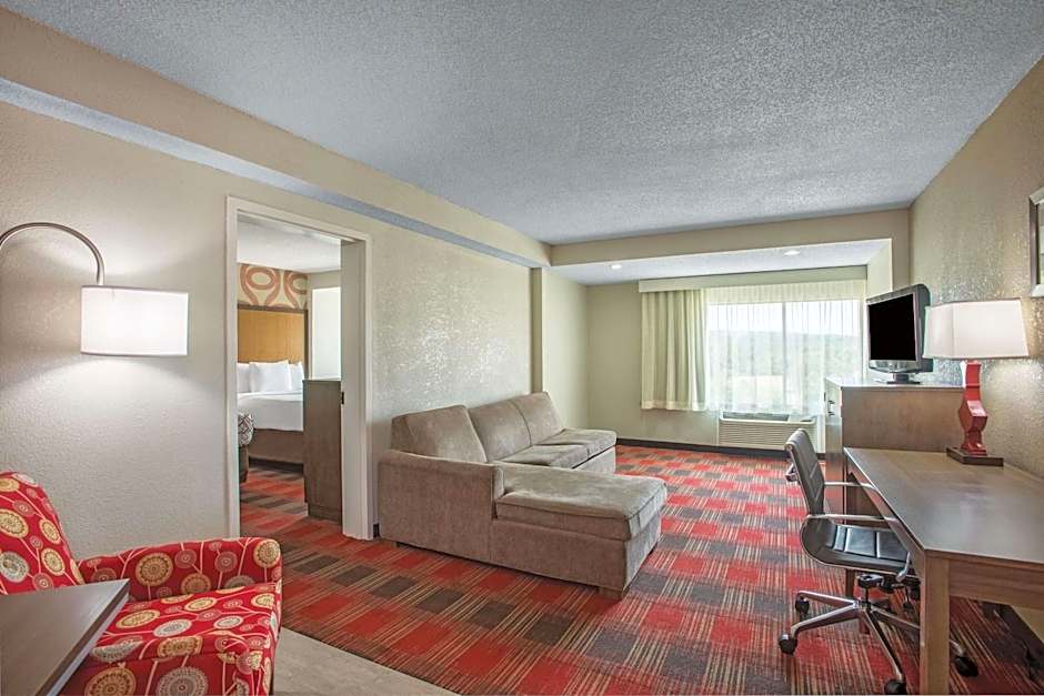 La Quinta Inn & Suites by Wyndham DC Metro Capitol Beltway