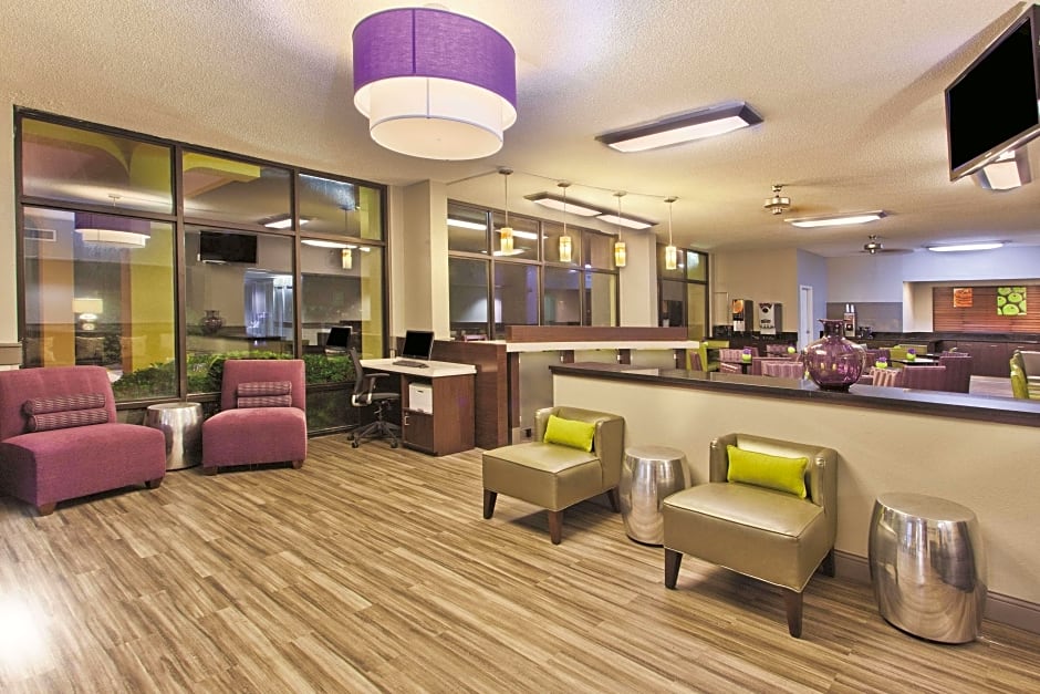 La Quinta Inn & Suites Charleston Riverview