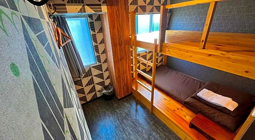 R Hostel Namba South