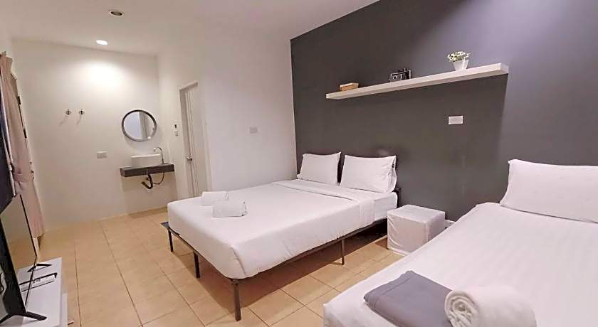 Chino Town Gallery Alley