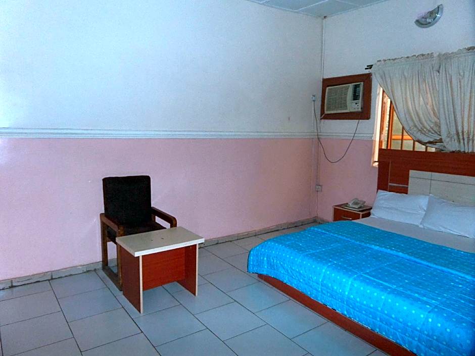 Aneio Hotel