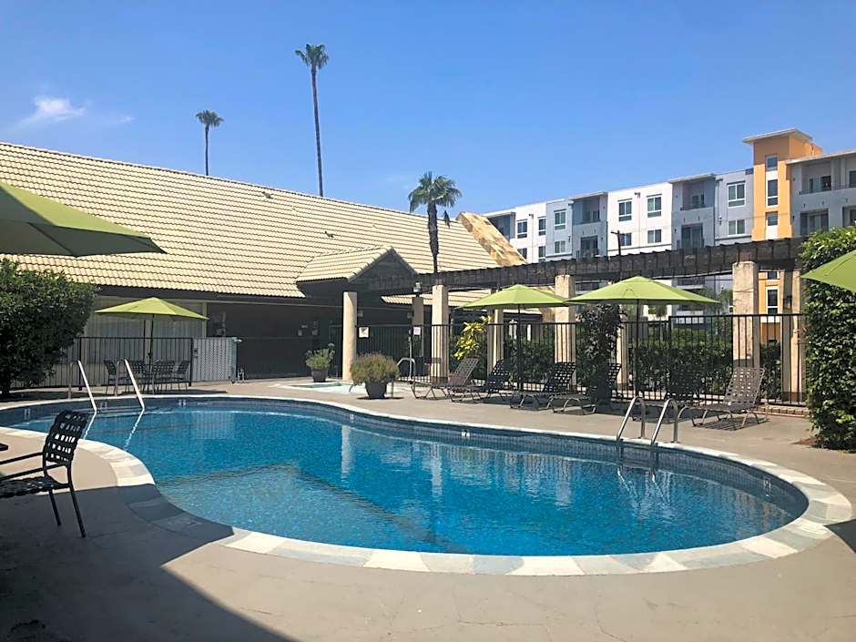 Mikado Hotel