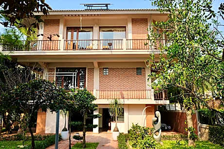 Lakeside Garden Homestay