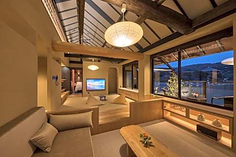 Suite with Mountain View