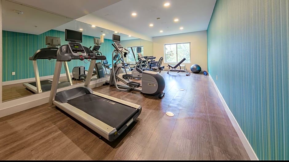 Holiday Inn Express & Suites Hood River by IHG
