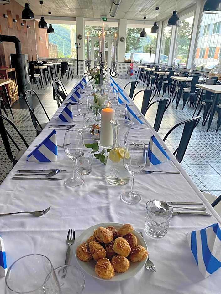City Hotel B&B, reception 24 7, 800m od-from R1, free parking