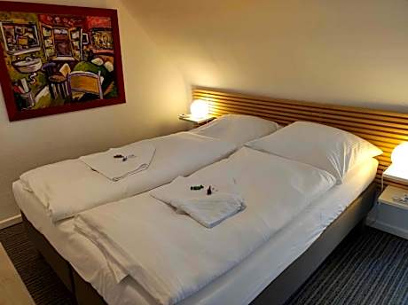 Single Room with Shared Bathroom