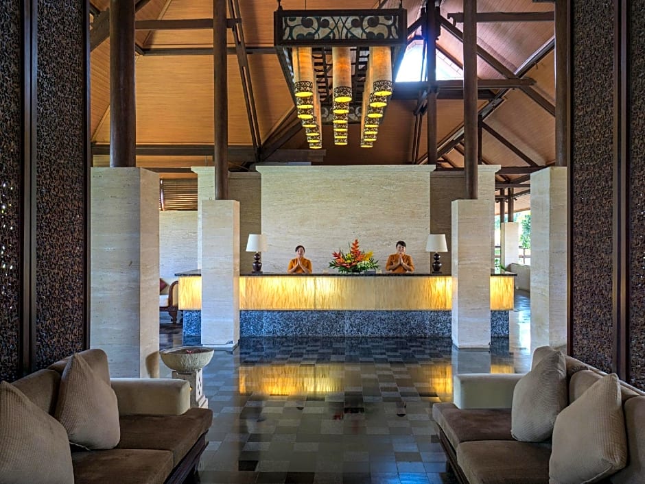 Grand Balisani Suites Hotel