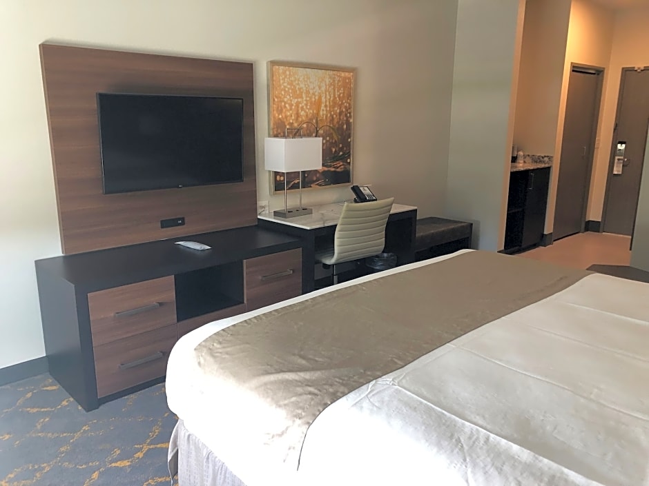 Best Western Plus Isanti