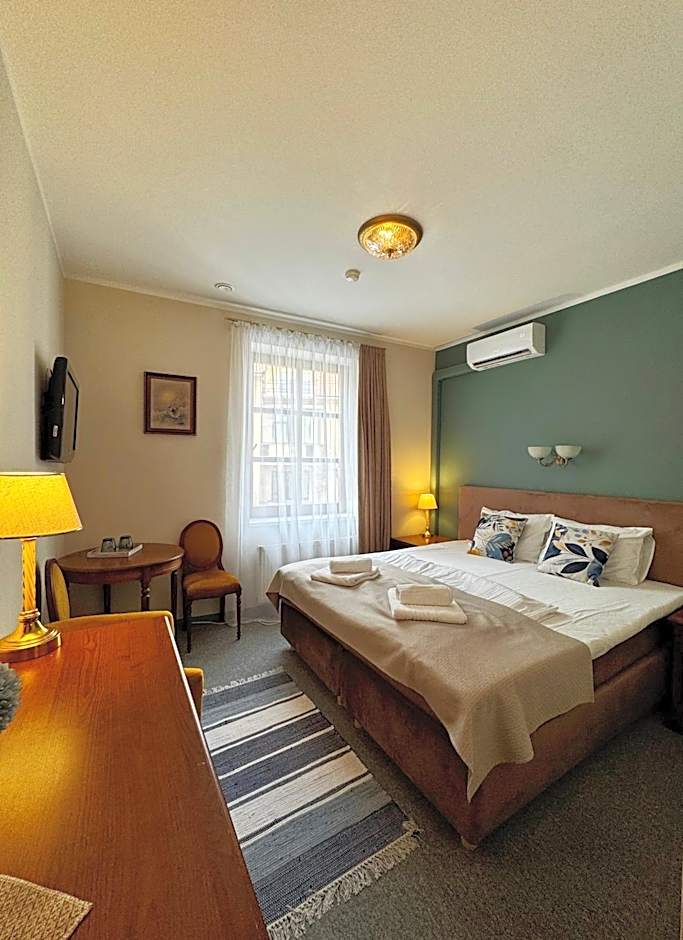 Apple Economy Hotel