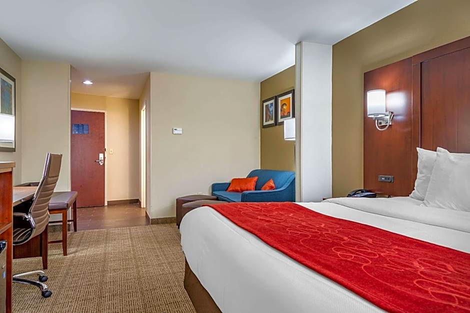 Comfort Suites Savannah Gateway I-95
