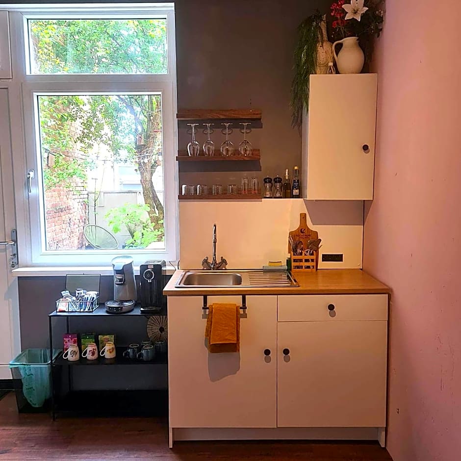 Feel at Home - Holiday Studio