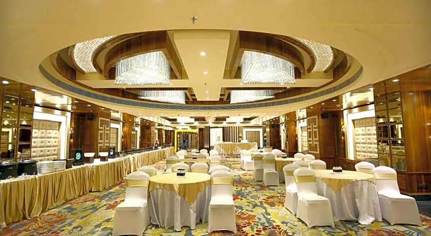 Regenta Central The Crystal Kanpur