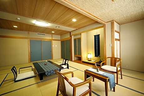 Superior Japanese-Style Room