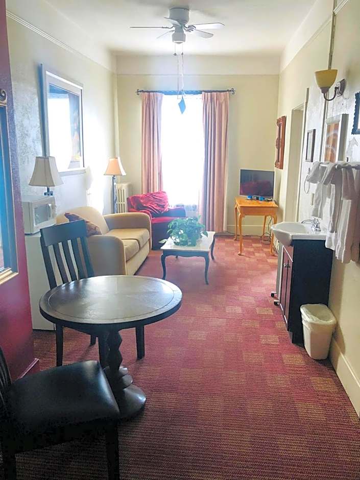 Historic Palace Hotel