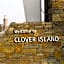 Clover Island Inn