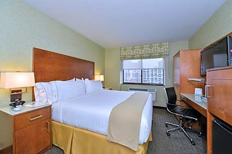 Standard King Room with City View