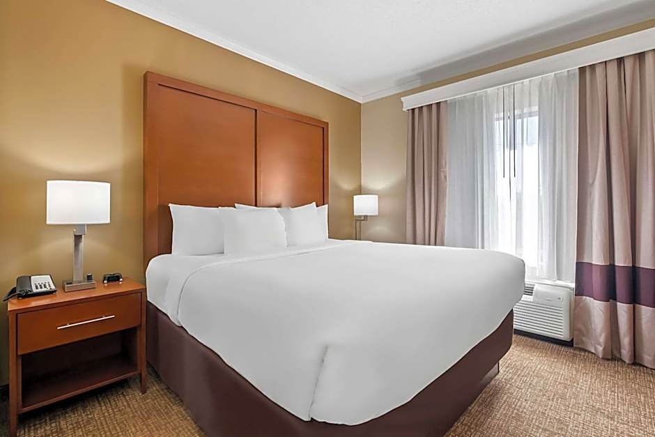 Comfort Suites Panama City near Tyndall AFB