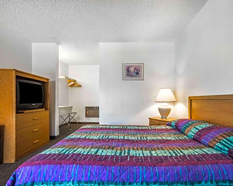 1 Queen Bed, Nonsmoking