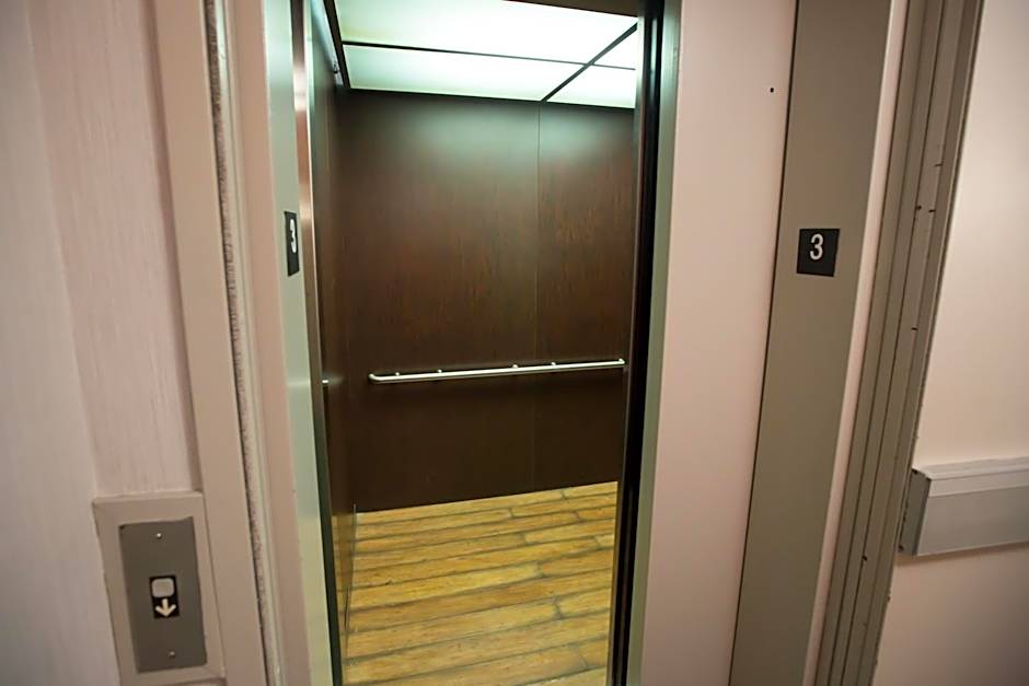 Holiday Inn Express Hotel & Suites Madison By IHG