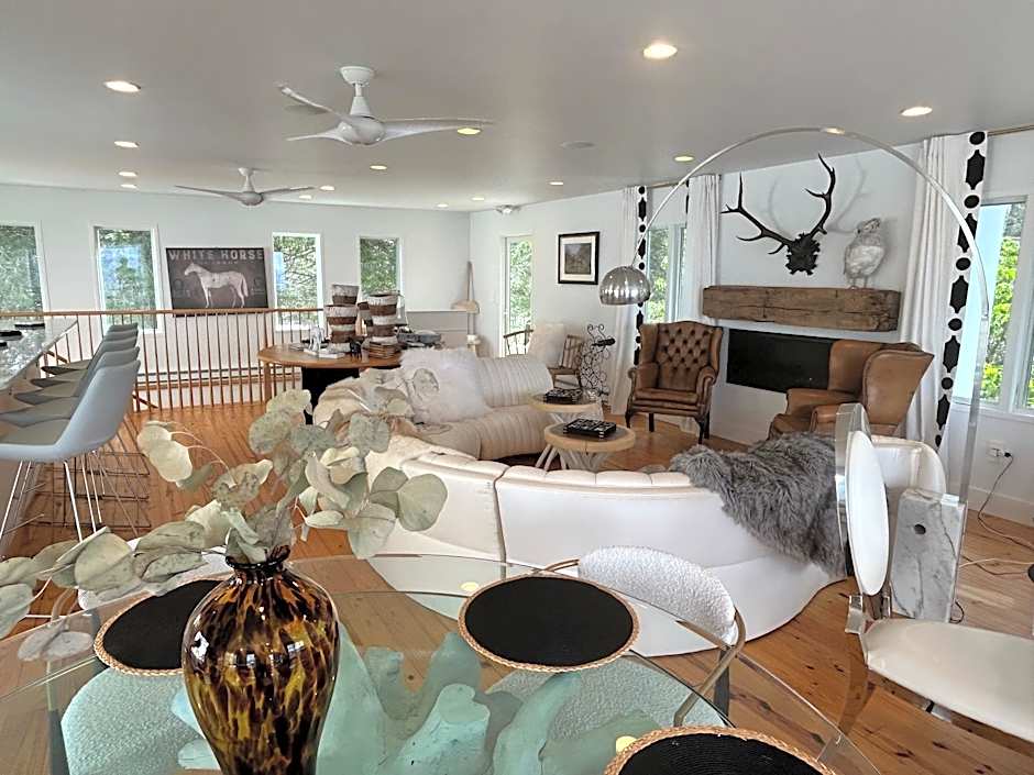 Fire Mountain Inn, Cabins & Treehouses - Bed And Breakfast