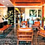 Flamboyan Hotel & Residences