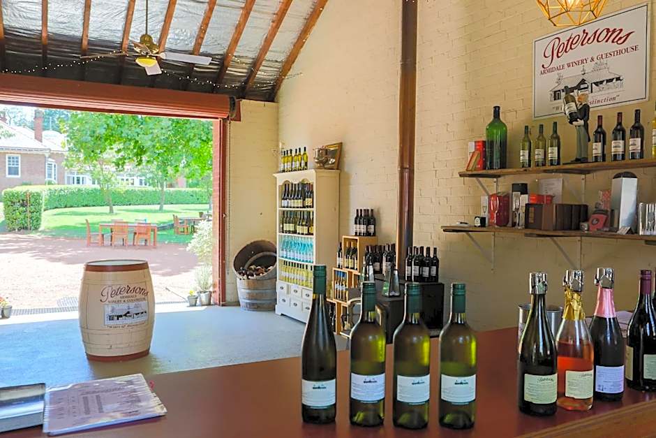 Petersons Armidale Winery and Guesthouse