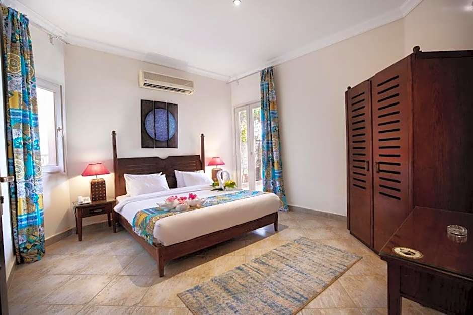 Golden Ocean Marina Hotel