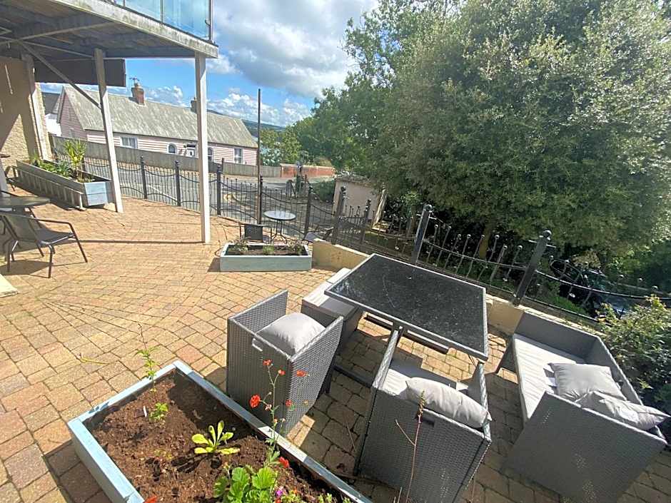 Rose and Crown Hotel & Hope and Anchor Bar