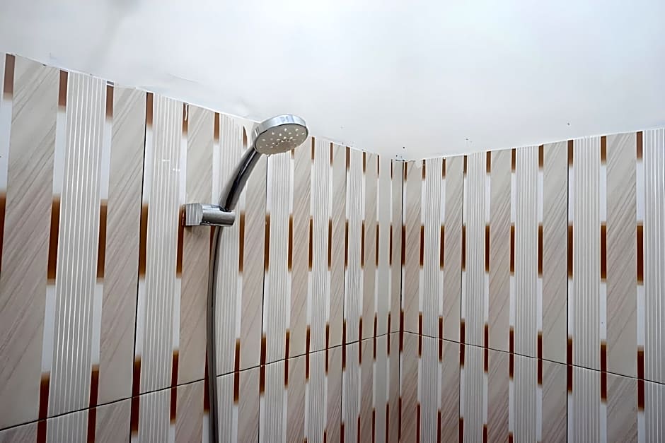 RedDoorz Syariah near Stasiun Gumilir Cilacap