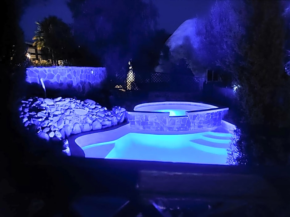 Hacienda Eco-Domes