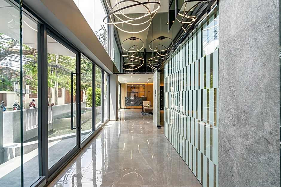 Destiny63 Ekamai Apartment