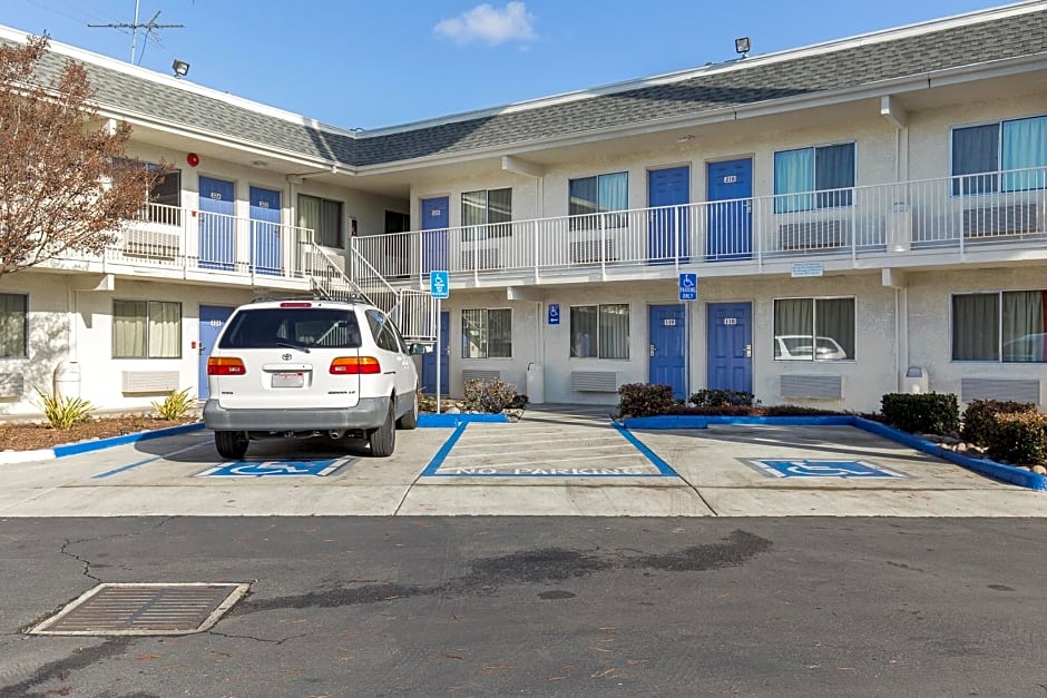 Motel 6 Hayward, CA - East Bay