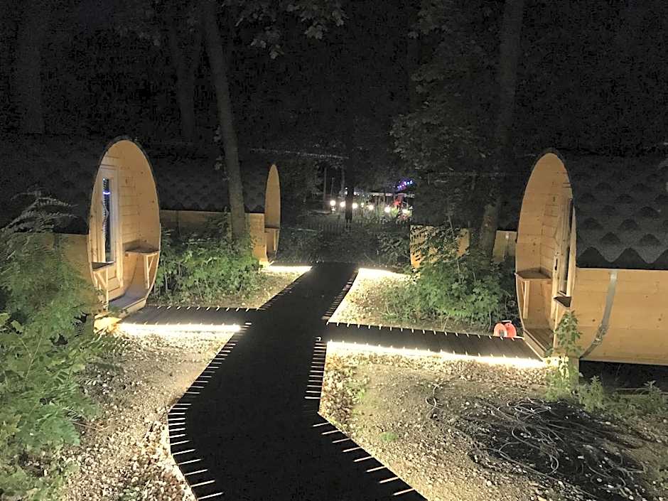 Schlaffass - Schlafen im Holzfass