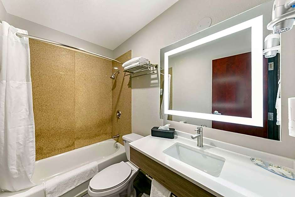 Quality Inn & Suites Sacramento Downtown Area