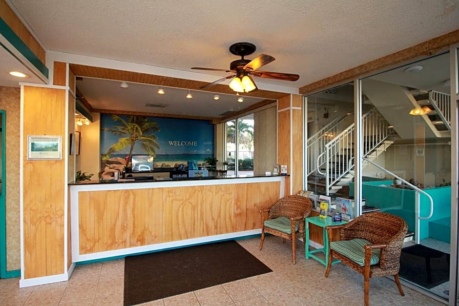 Seaside Inn & Suites