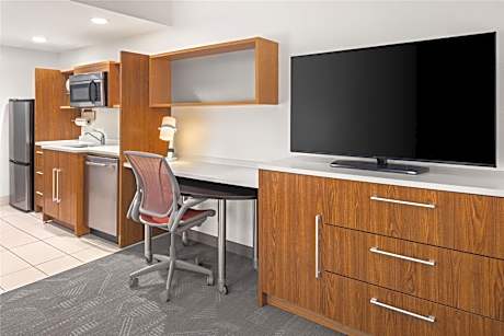 Queen Studio with Two Queen Beds - Non-Smoking