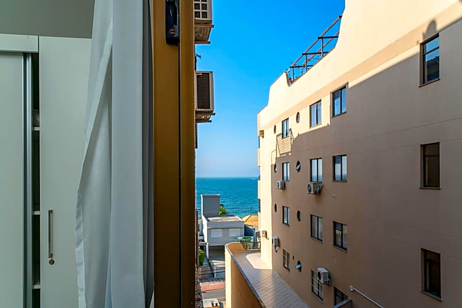 A02 - Estrela do Mar 403 A - Centro de Bombinhas - 30m do mar - Ótima localização