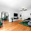 Beverly Hills Stylish & Central 1 BR Apt + Parking