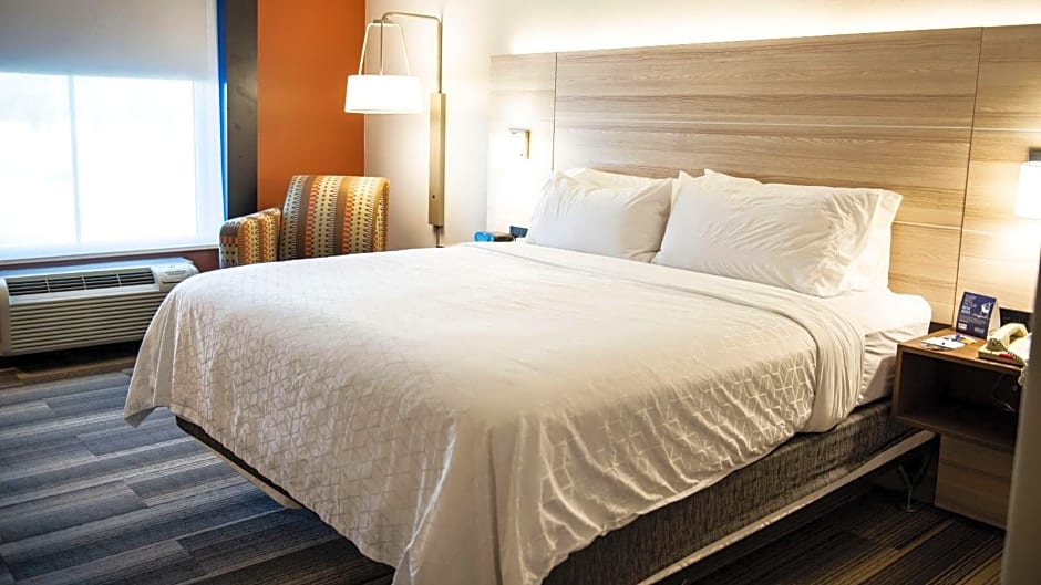 Holiday Inn Express Hotel & Suites Sedalia By IHG