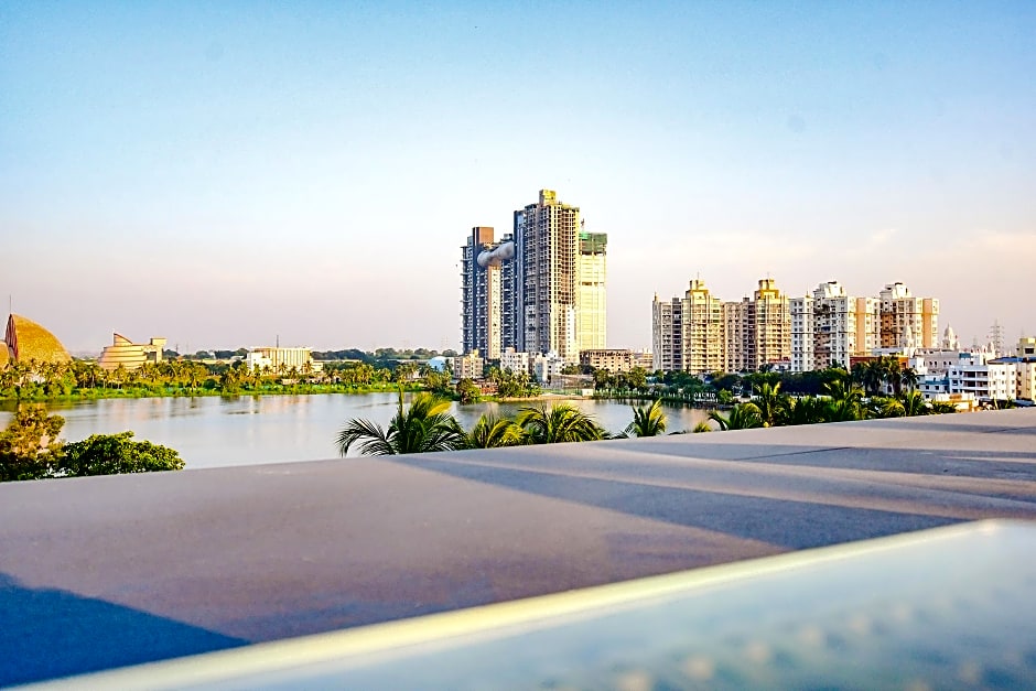 FabHotel Lake View Topsia - China Town